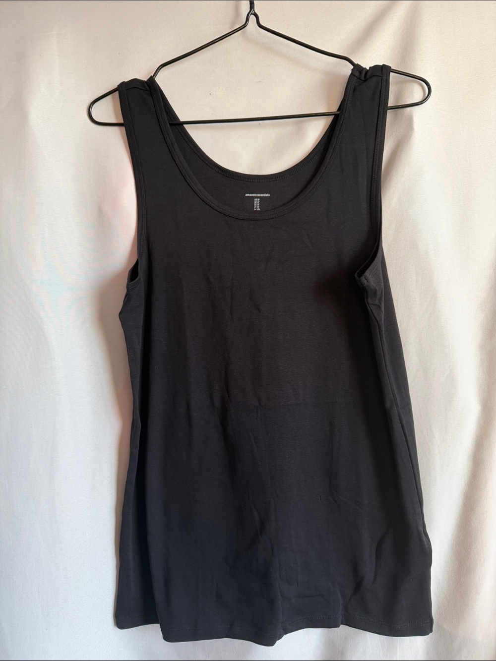 Amazon Essentials Women's Black Scoop Neck Tank Top